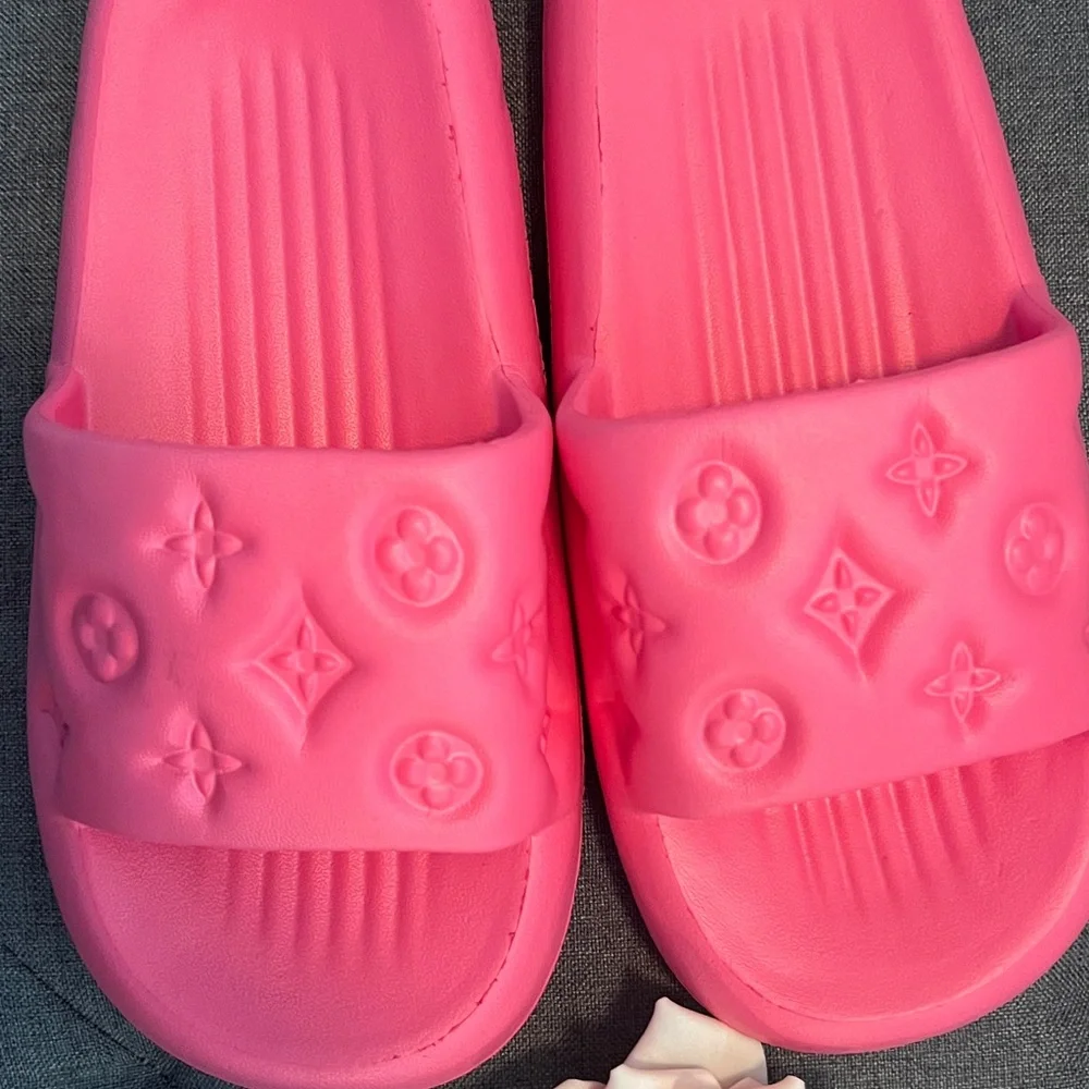 Pink L V Style Slides 38-39 - Picture 2 of 4